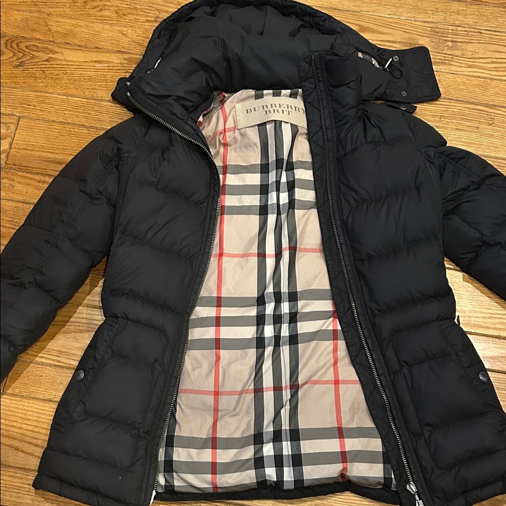 Burberry womens Black Puffer jacket broken zipper tag